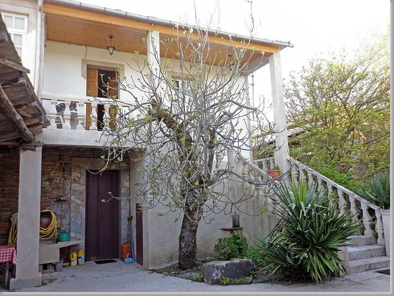 Casa real con terraza, referencia 615